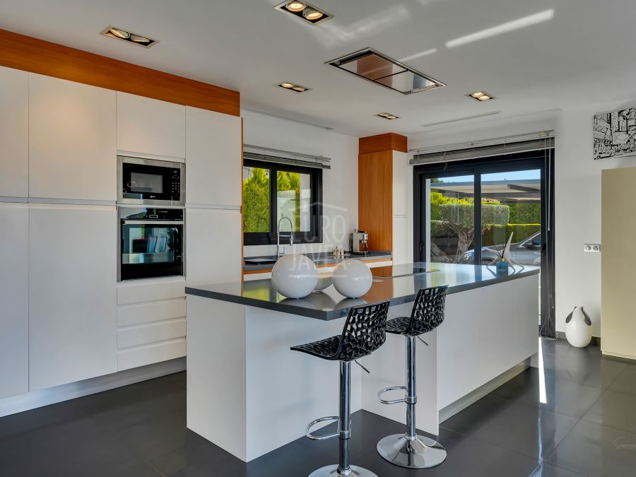 Luxe villa op de Montgó met absolute privacy en panoramisch uitzicht