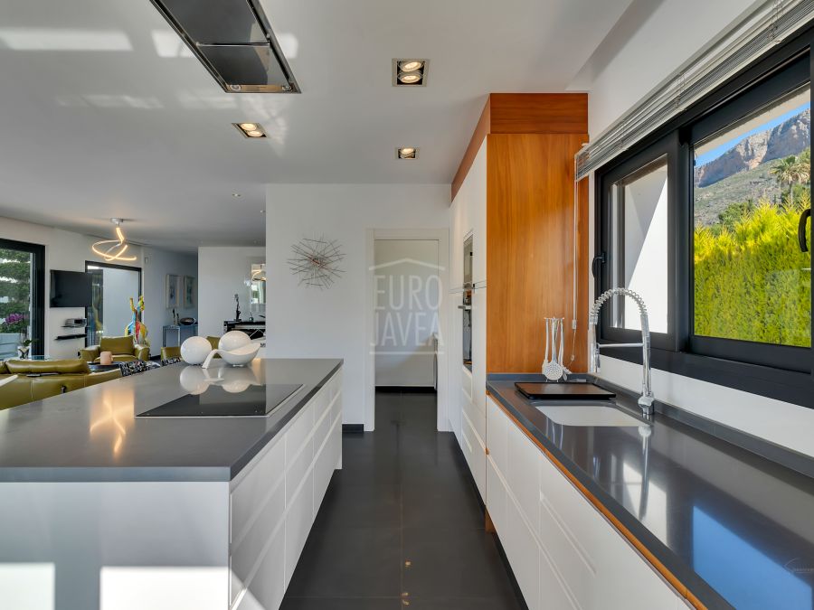 Luxe villa op de Montgó met absolute privacy en panoramisch uitzicht