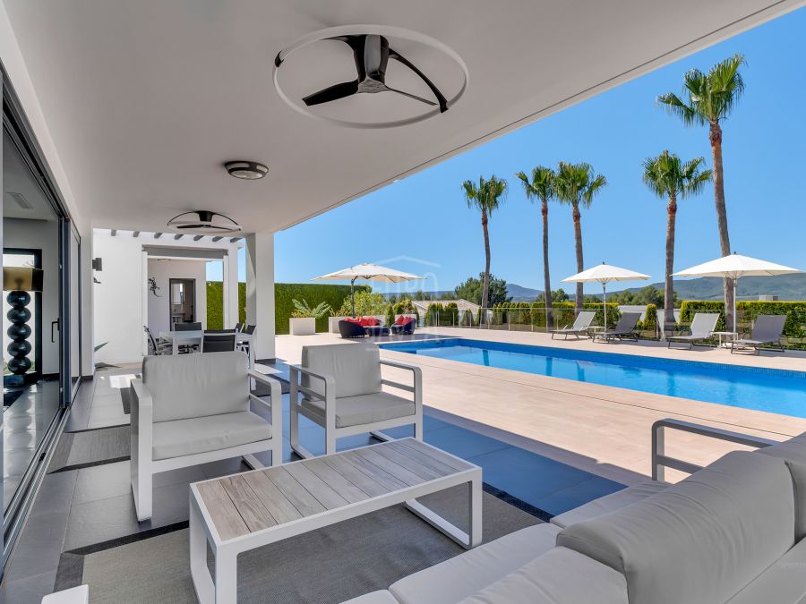 Luxe villa op de Montgó met absolute privacy en panoramisch uitzicht