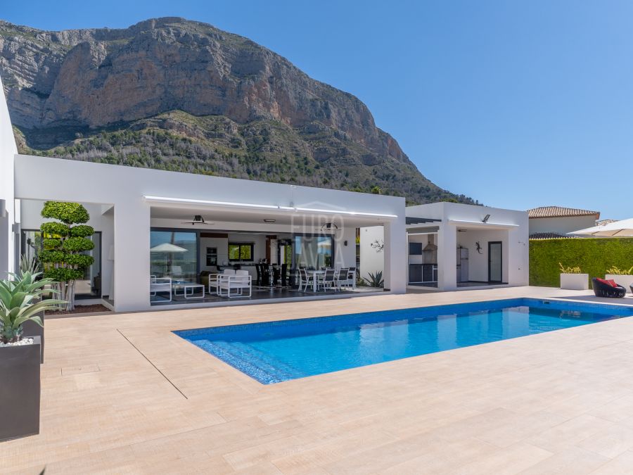 Luxe villa op de Montgó met absolute privacy en panoramisch uitzicht