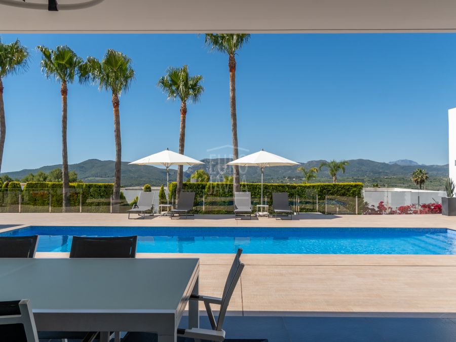 Luxe villa op de Montgó met absolute privacy en panoramisch uitzicht