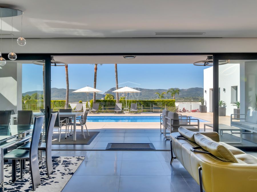 Luxe villa op de Montgó met absolute privacy en panoramisch uitzicht