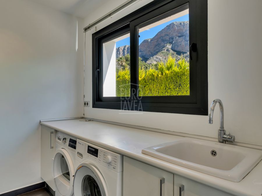 Luxe villa op de Montgó met absolute privacy en panoramisch uitzicht