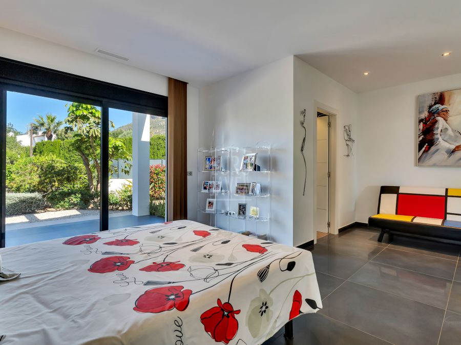 Luxe villa op de Montgó met absolute privacy en panoramisch uitzicht