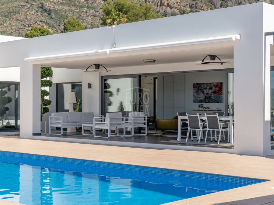 Luxe villa op de Montgó met absolute privacy en panoramisch uitzicht