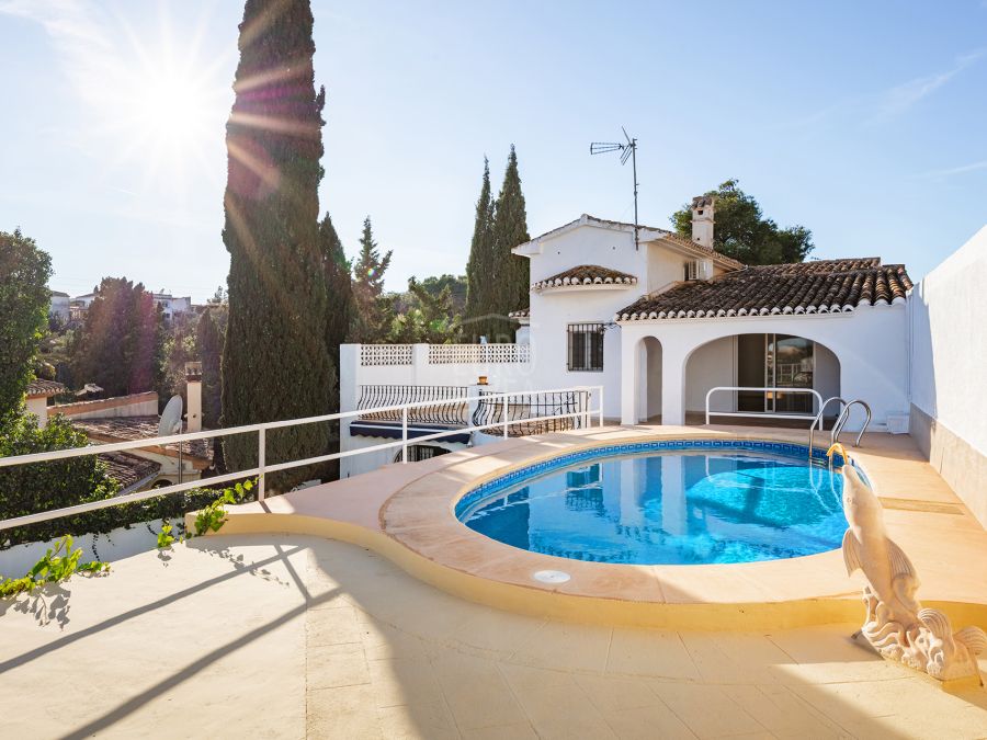 Exclusive villa for sale in the Castellans area with panoramic views