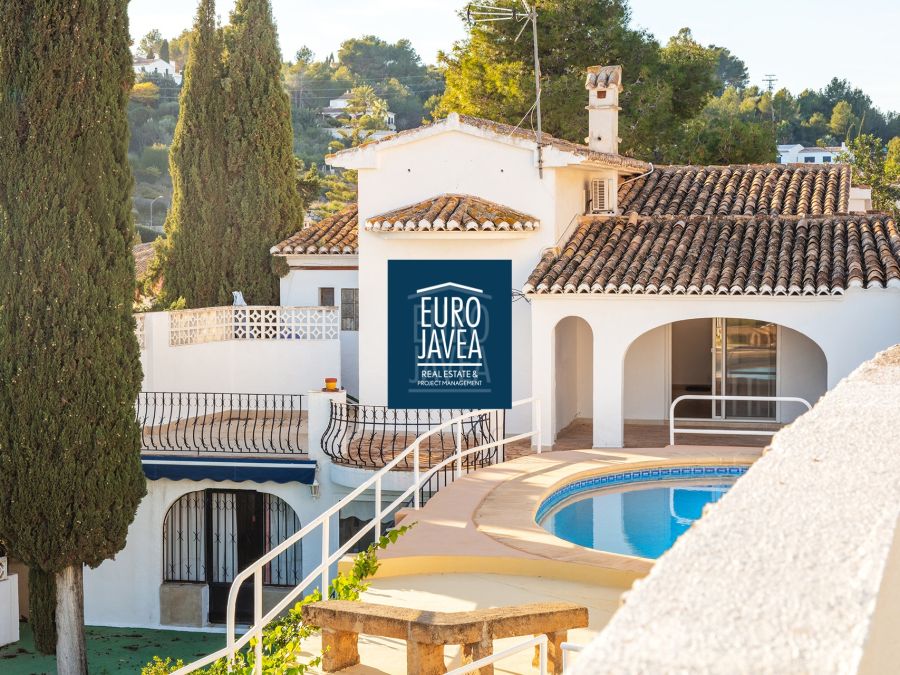 Exclusive villa for sale in the Castellans area with panoramic views