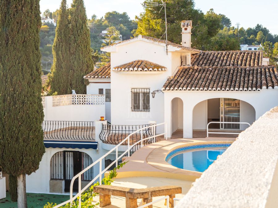 Exclusive villa for sale in the Castellans area with panoramic views