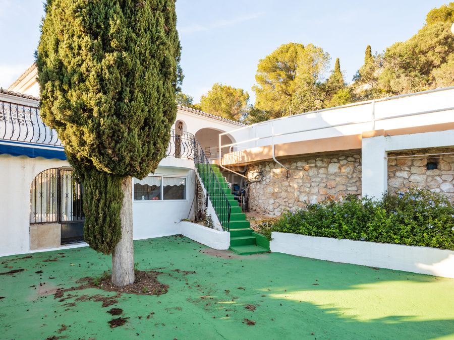 Exclusive villa for sale in the Castellans area with panoramic views