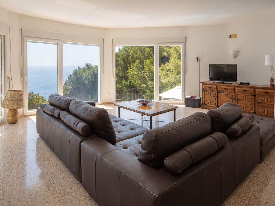 Villa Elia, frontline to the sea with unobstructed views – Exclusive to Eurojavea