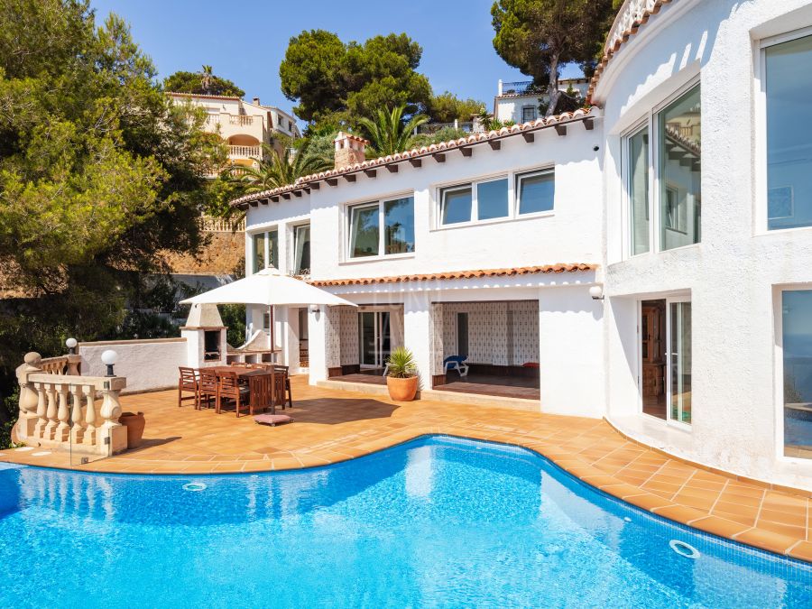 Villa Elia, frontline to the sea with unobstructed views – Exclusive to Eurojavea