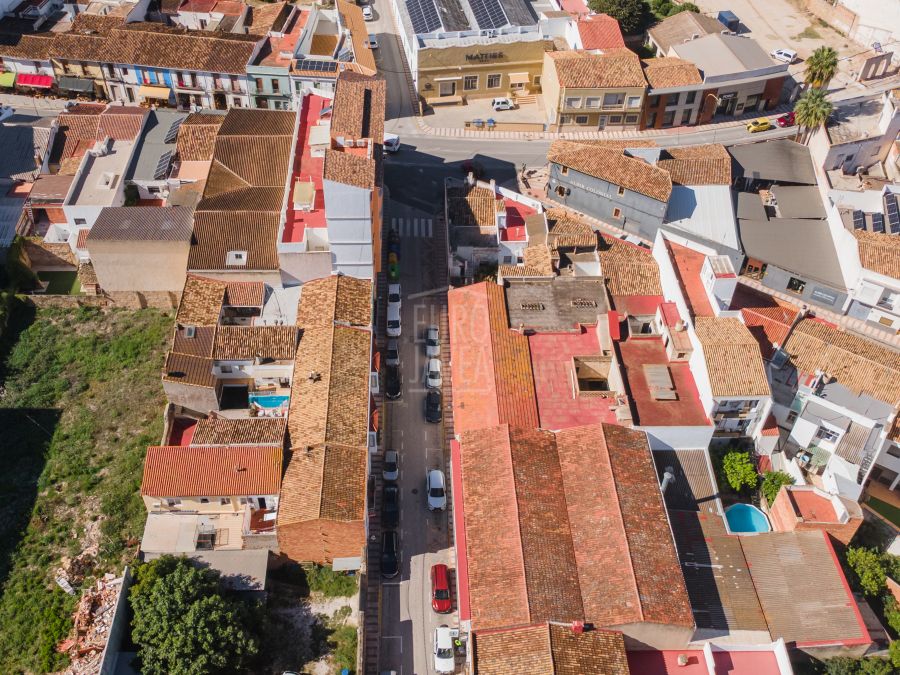 “La Creu Residences” – Een vastgoedontwikkelingsproject met REEDS VERLEENDE BOUWVERGUNNING voor 8 woningen in de Marina Alta