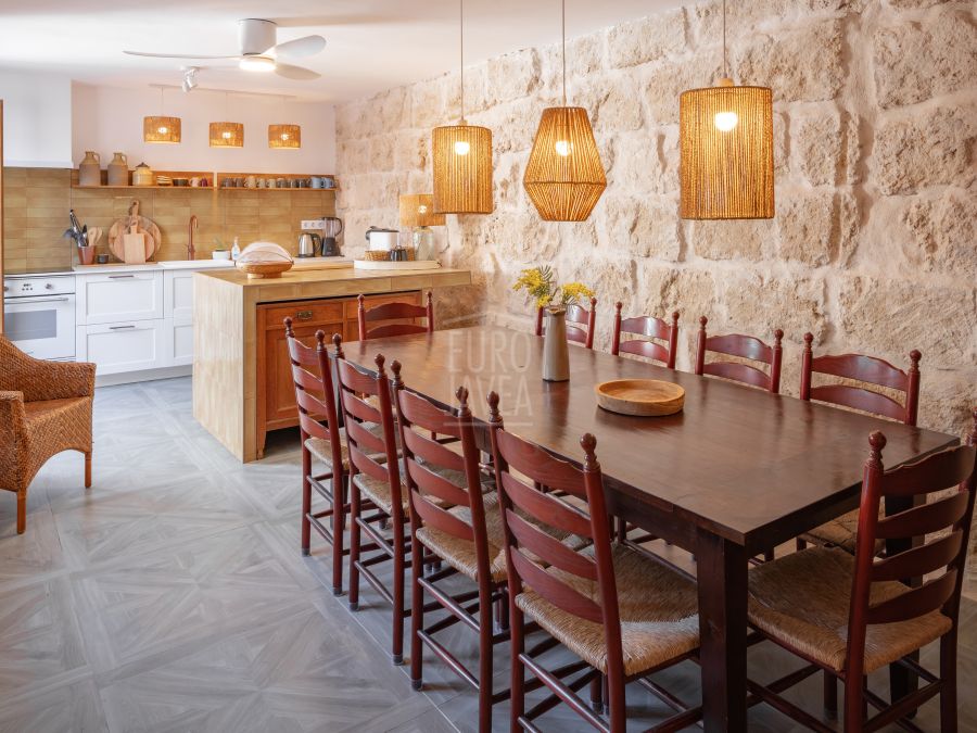 Beautifully Renovated Village House with Rooftop Terrace in Jávea Old Town