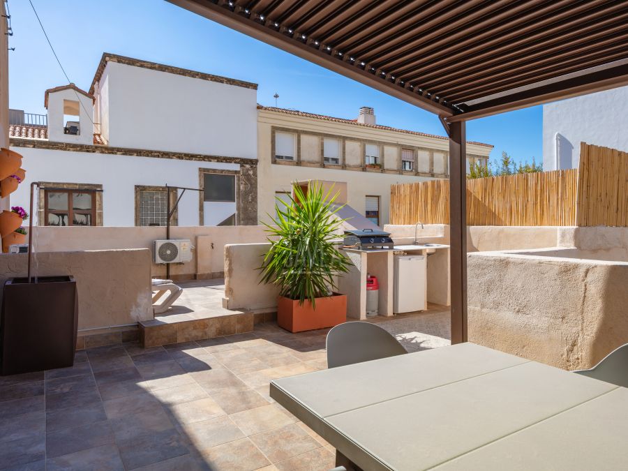 Beautifully Renovated Village House with Rooftop Terrace in Jávea Old Town