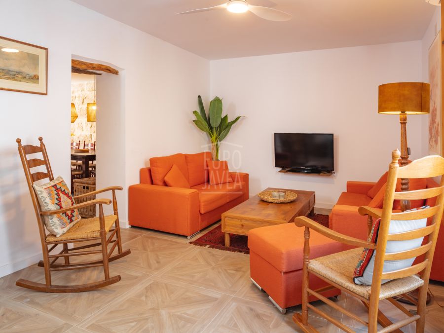 Beautifully Renovated Village House with Rooftop Terrace in Jávea Old Town