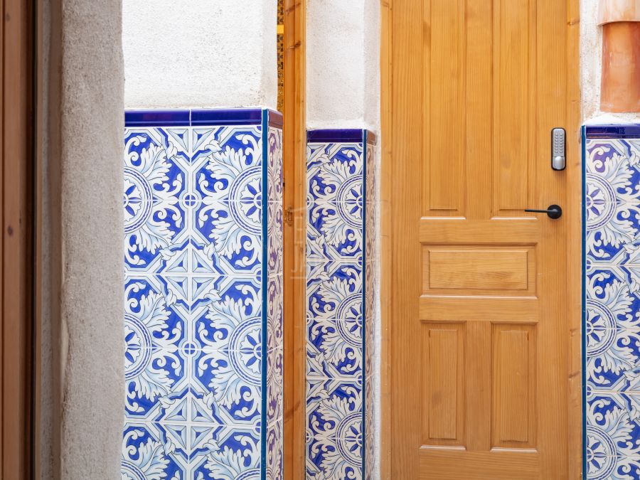 Beautifully Renovated Village House with Rooftop Terrace in Jávea Old Town