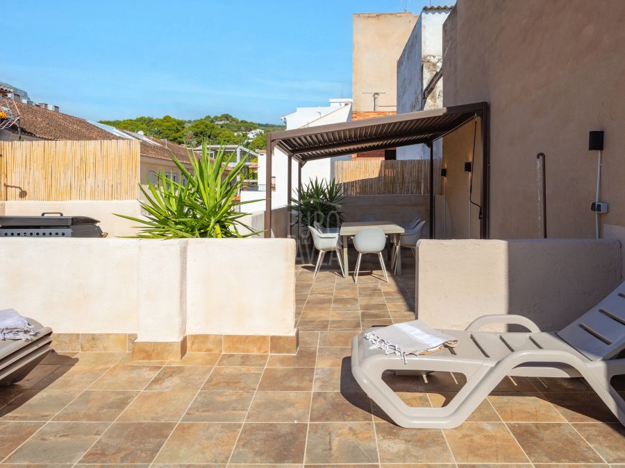 Beautifully Renovated Village House with Rooftop Terrace in Jávea Old Town