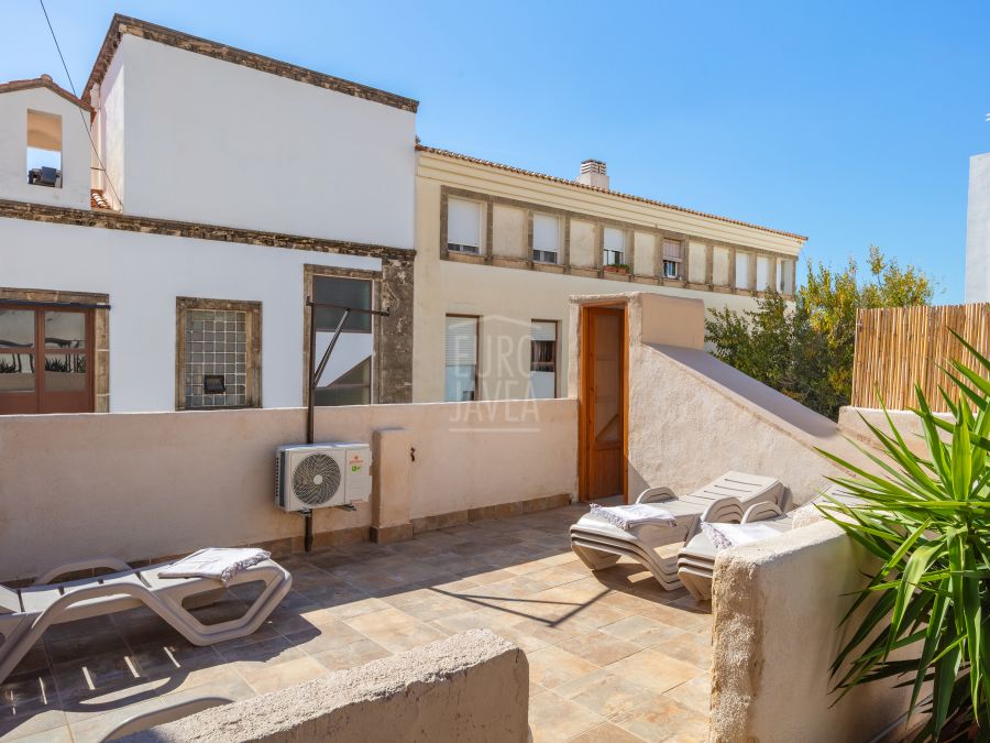 Beautifully Renovated Village House with Rooftop Terrace in Jávea Old Town