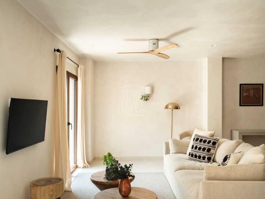 Designer building with three apartments and commercial premises in Jávea’s old town