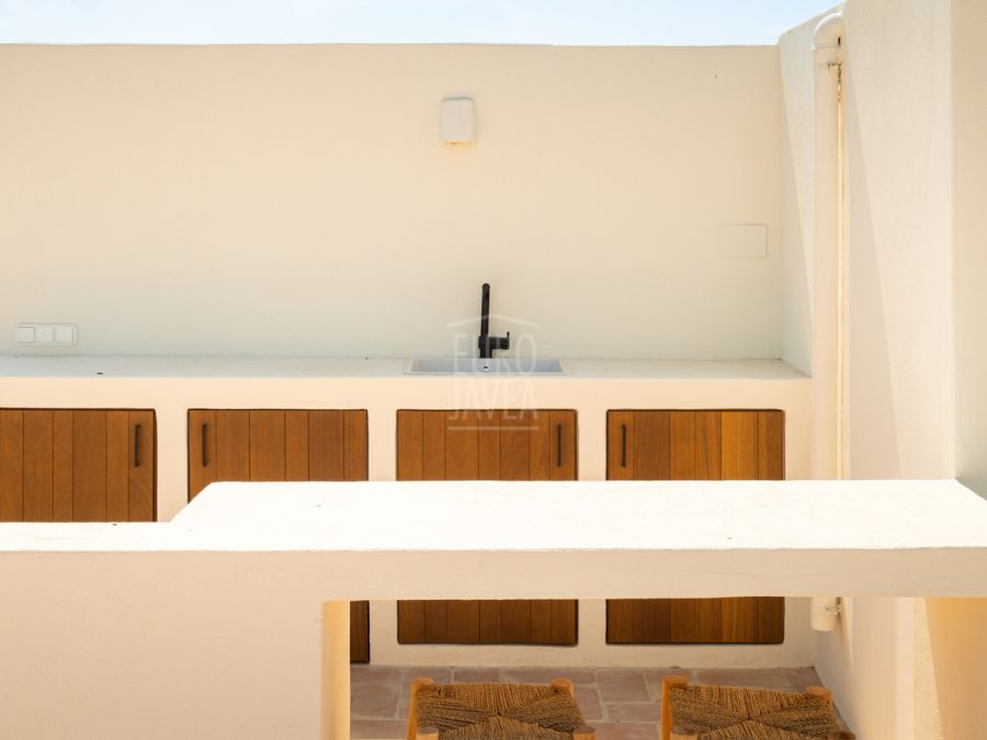 Designer building with three apartments and commercial premises in Jávea’s old town
