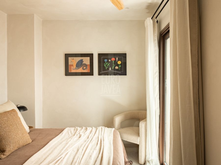 Designer building with three apartments and commercial premises in Jávea’s old town