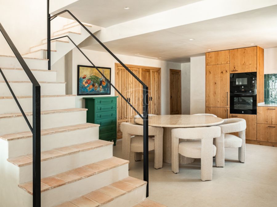 Designer building with three apartments and commercial premises in Jávea’s old town