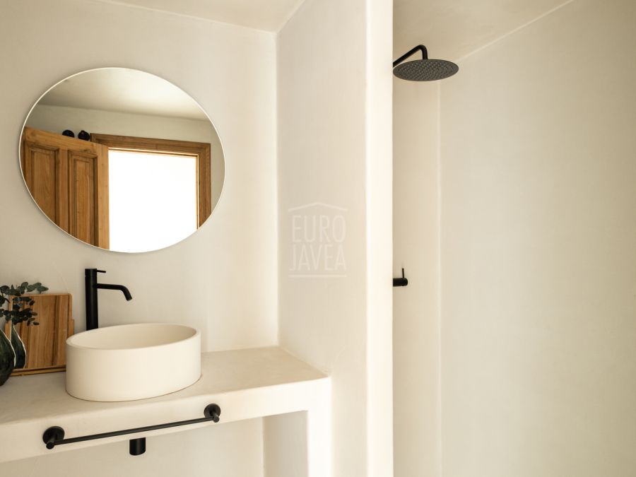 Designer building with three apartments and commercial premises in Jávea’s old town