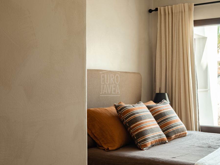 Designer building with three apartments and commercial premises in Jávea’s old town