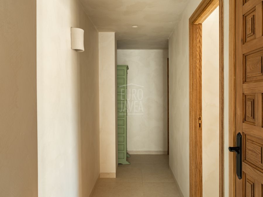 Designer building with three apartments and commercial premises in Jávea’s old town