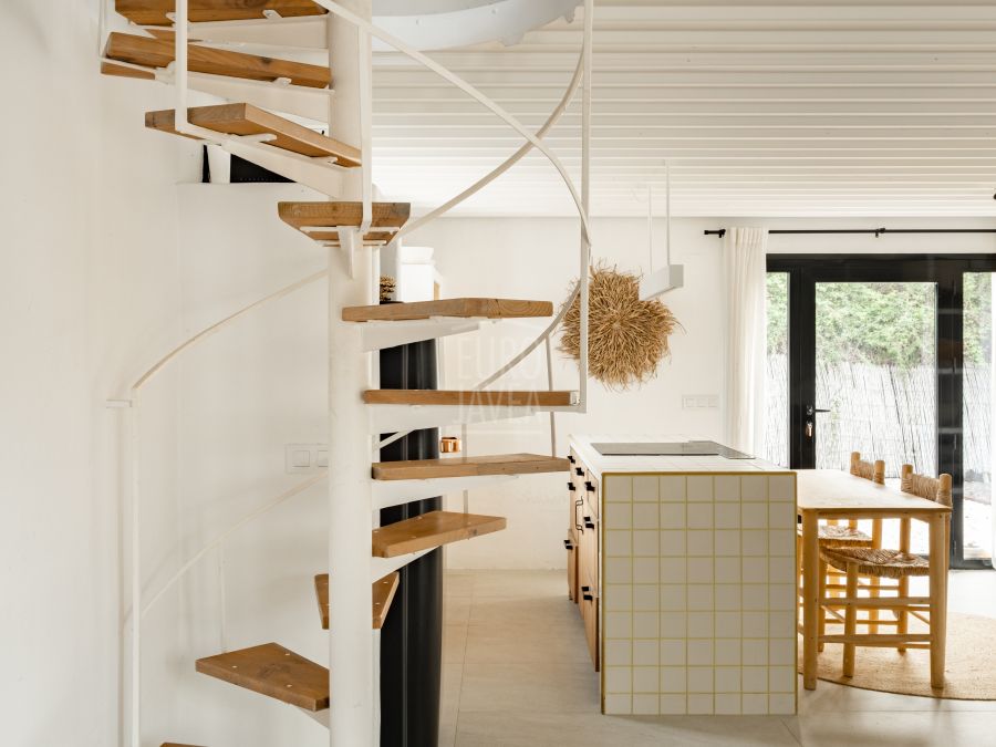 SurfHouse, A Cosy Mediterranean Retreat in Jávea