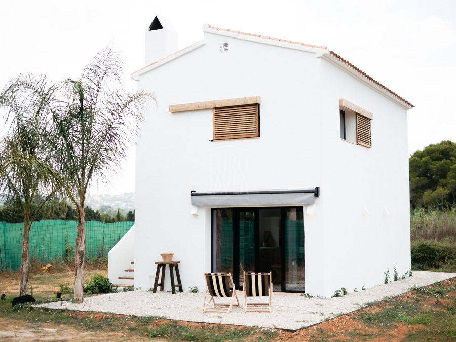 SurfHouse, A Cosy Mediterranean Retreat in Jávea