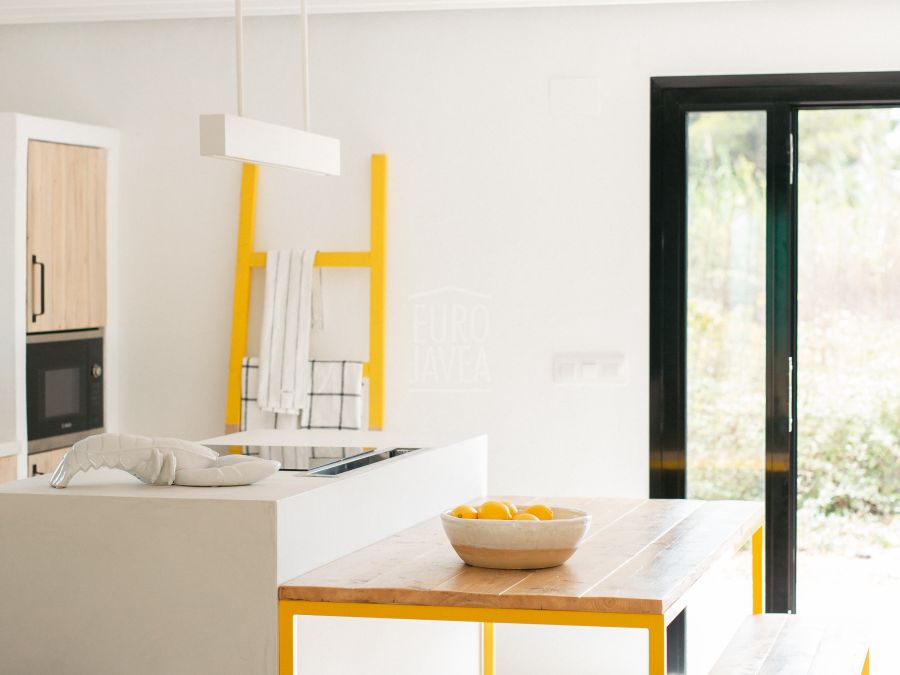 SurfHouse, A Cosy Mediterranean Retreat in Jávea