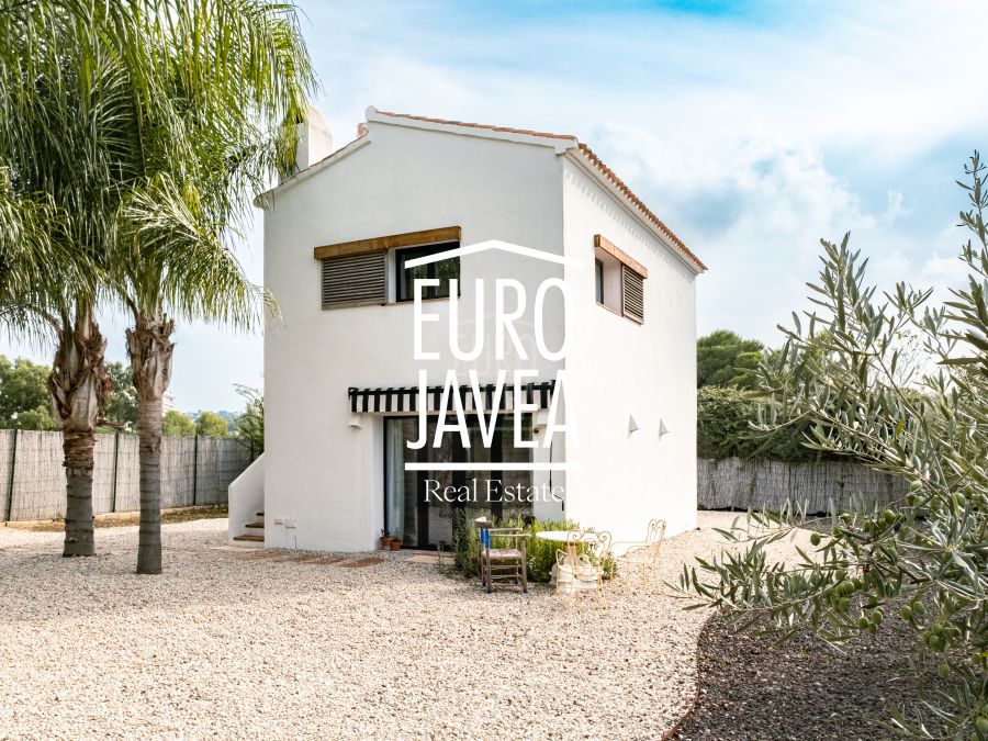 SurfHouse, A Cosy Mediterranean Retreat in Jávea