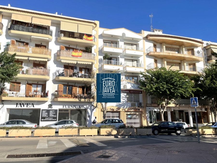 Spacious commercial local in front of Mercadona in Jávea