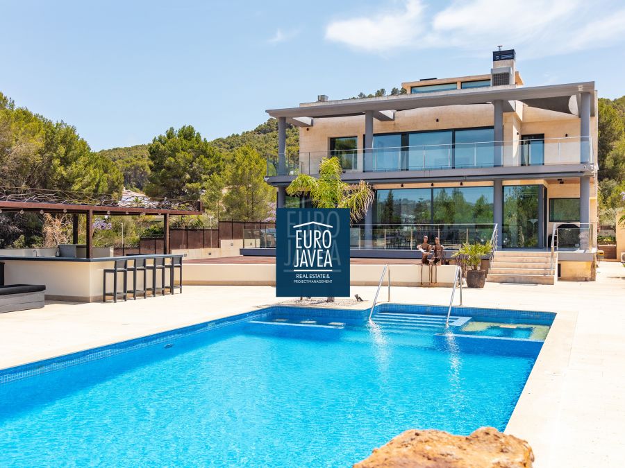 Luxe villa exclusief te koop in het Piver-gebied van Jávea, op slechts een paar minuten van het strand