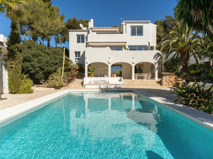 Impressive villa for sale in the Granadella area in Jávea