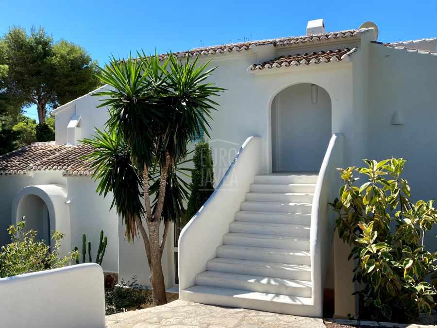 Impressive villa for sale in the Granadella area in Jávea