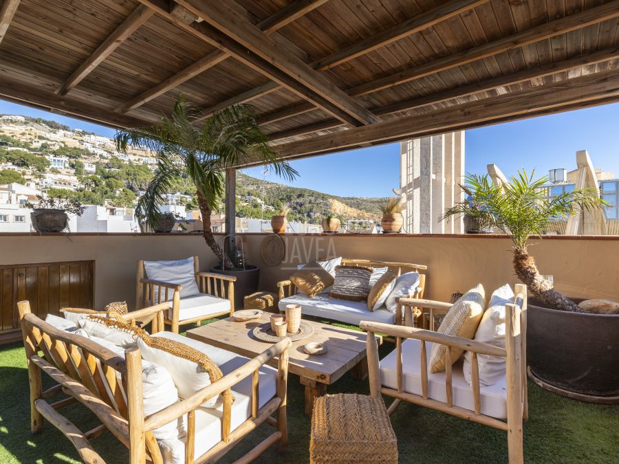 Maison dans le centre de Jávea Port, à distance de marche de la plage et de toutes les commodités, avec vue sur la mer