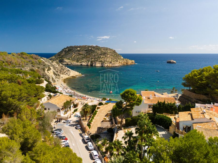 Luxury villas in La Barraca, next to the sea