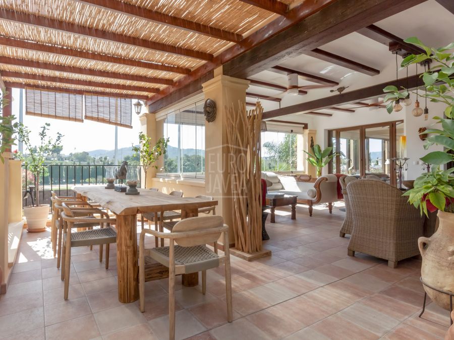 Villa à vendre exclusivement à côté du Jávea Golf Club