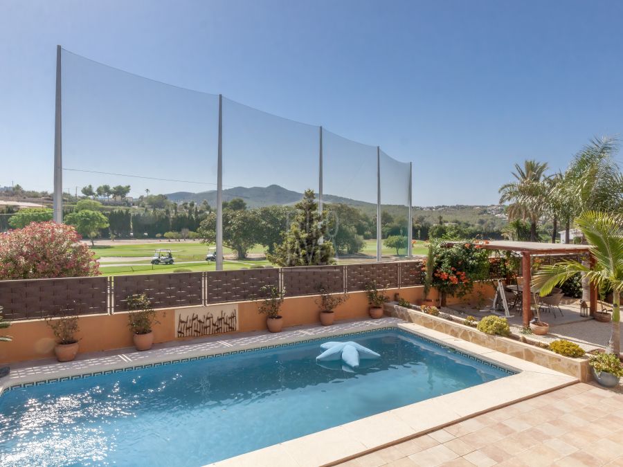 Villa a la venta en exclusiva al lado del Club de Golf de Jávea