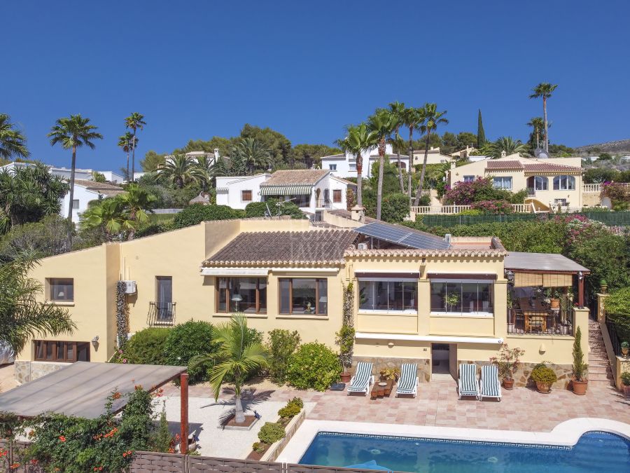 Villa a la venta en exclusiva al lado del Club de Golf de Jávea