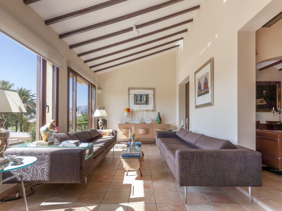 Villa à vendre exclusivement à côté du Jávea Golf Club