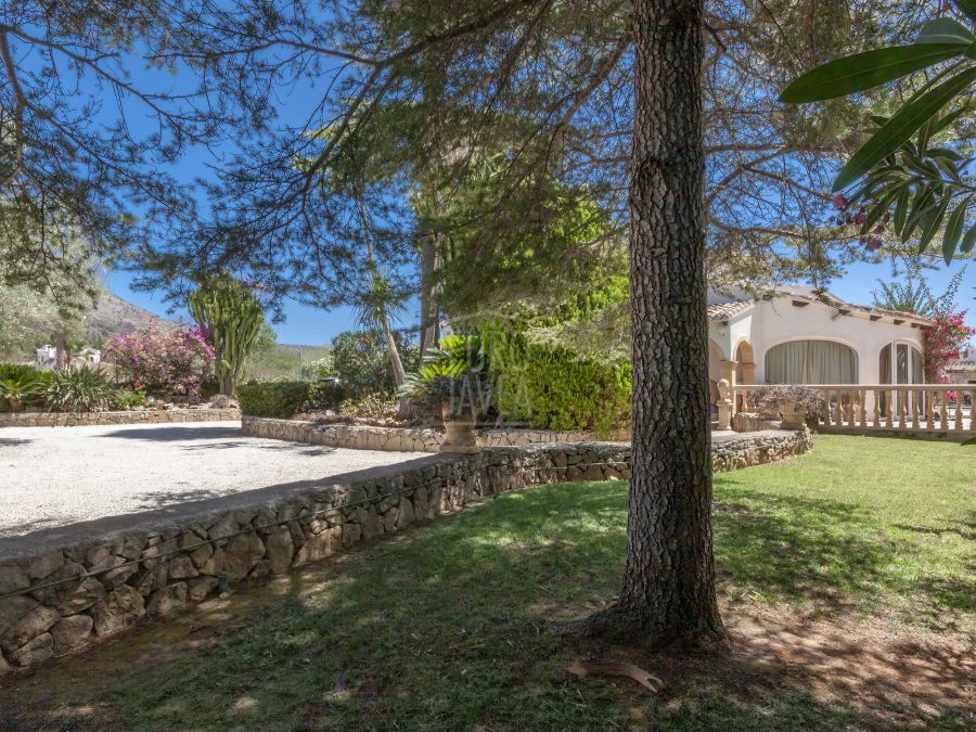 Villa estilo finca mediterraneo a la venta en exclusiva en Jávea , en Montgó Valls