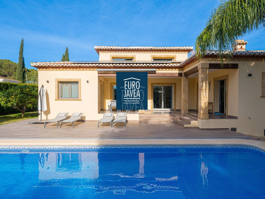 Villa de luxe à vendre à Jávea dans la zone de Granadella