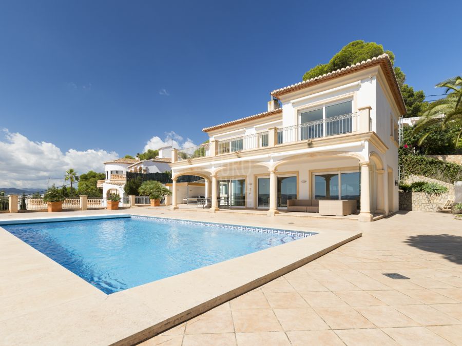 Magnifique villa à Jávea avec vue imprenable sur la mer