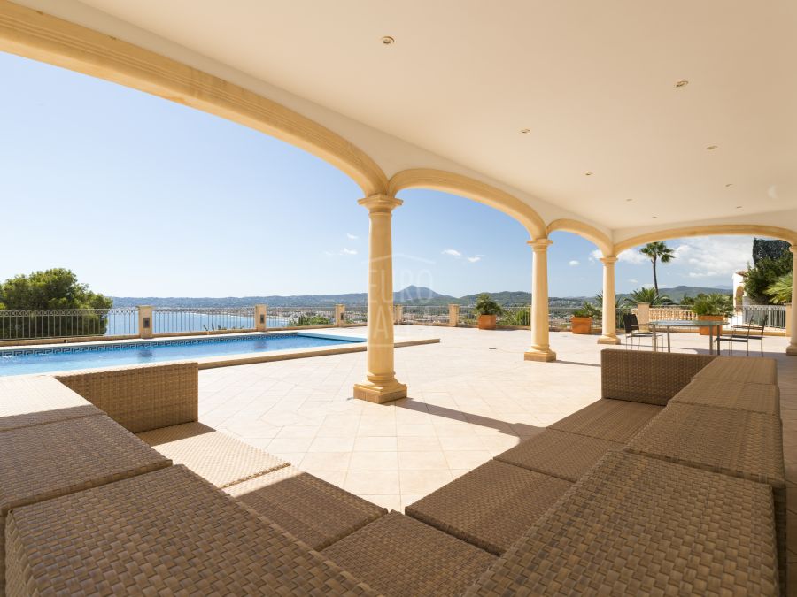 Magnifique villa à Jávea avec vue imprenable sur la mer