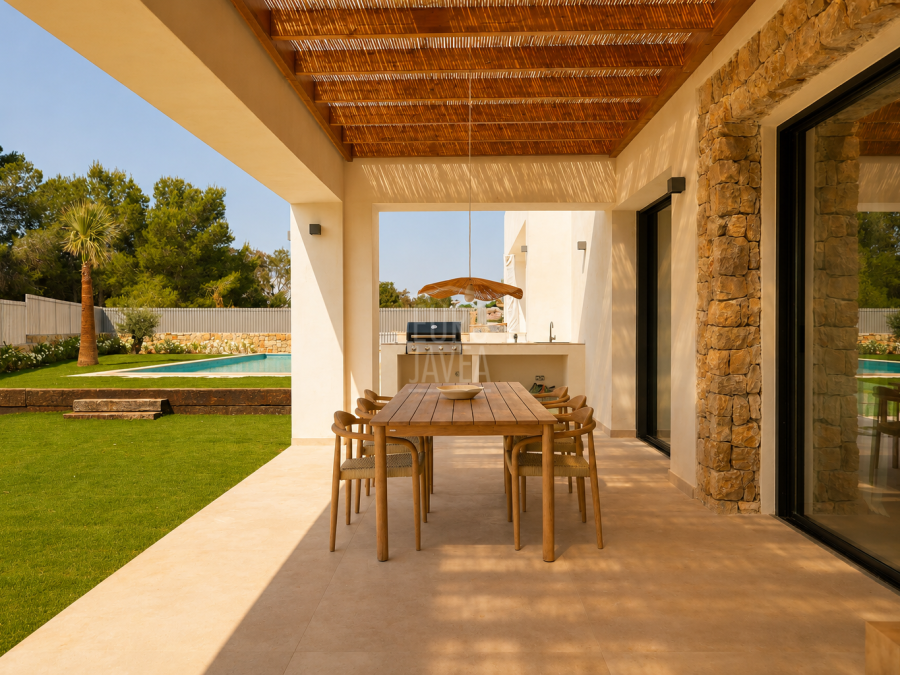 Luxurious new build villa with sea views