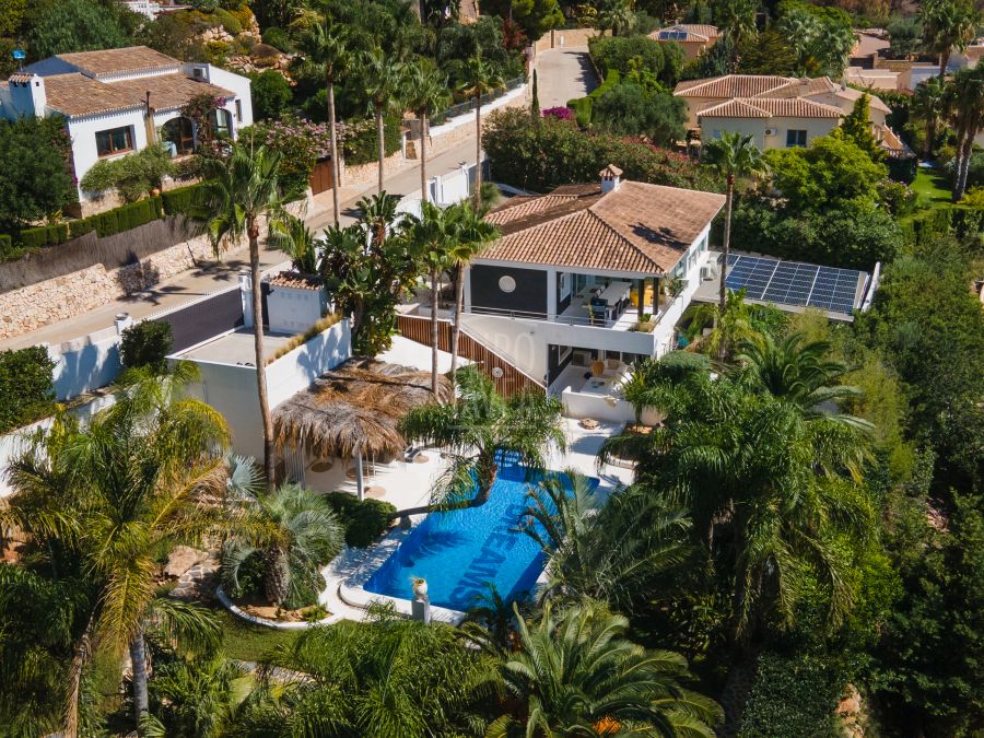 Villa à vendre exclusive dans le quartier Montgó de Jávea, orientée sud