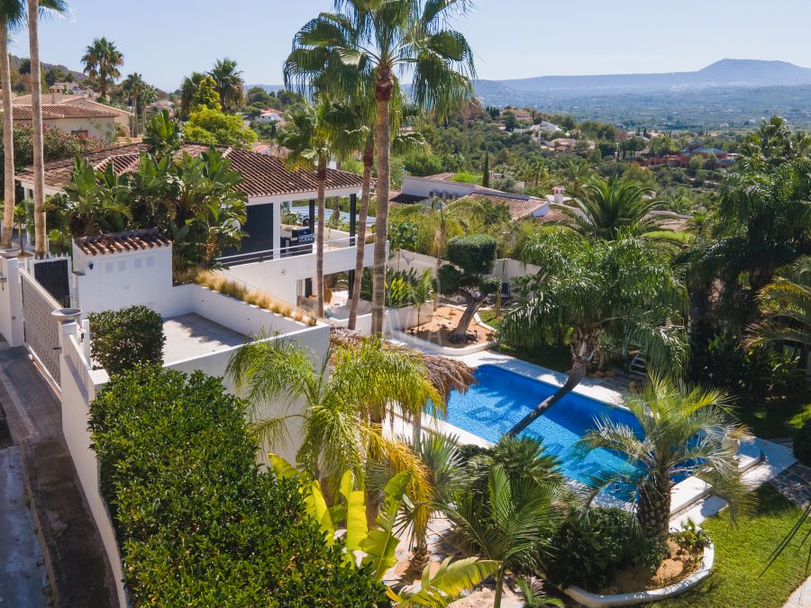 Villa à vendre exclusive dans le quartier Montgó de Jávea, orientée sud